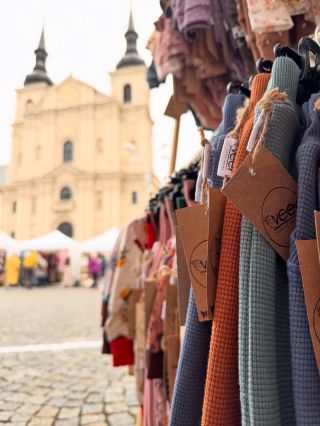 Včerejší Mint market v Jihlavě? ÚŽASNÝ 🤎 I přes aprílové počasí jste chodili a zase jsem poznala osobně několik...